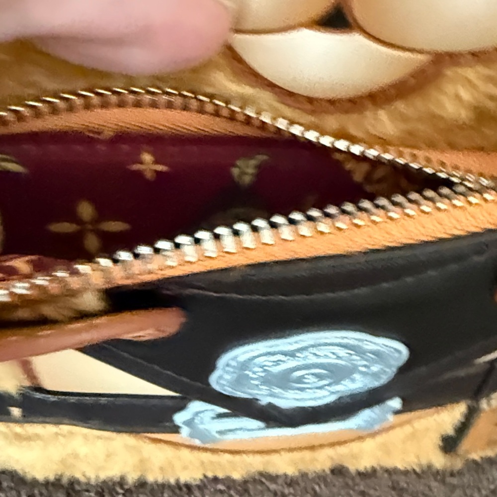 DreamWorks Puss N Boots loungefly - Picture 5 of 5